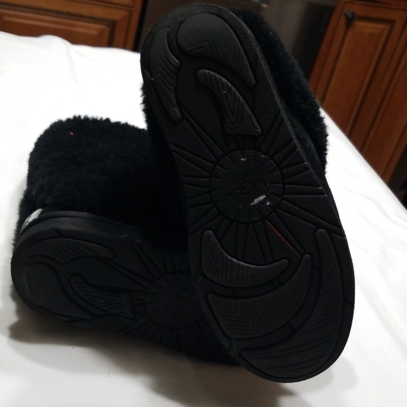 Ugg Black Sheepskin With Shearling Fur - Picture 4 of 6